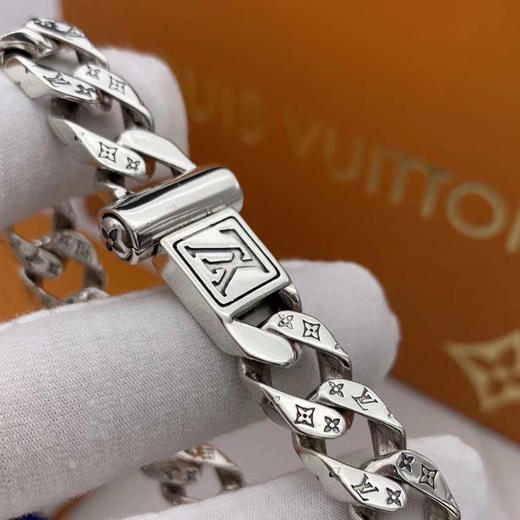 新款潮牌louisvuitton字母手链男女情侣银手链