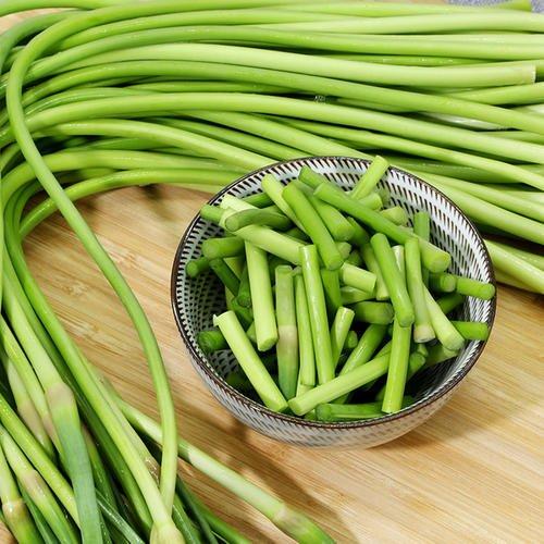 新鲜嫩蒜薹蒜苗约350克