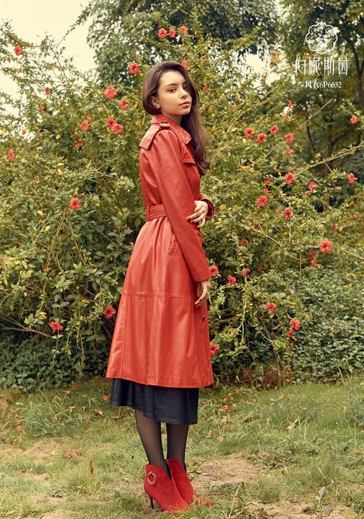 【伯妮斯茵】显瘦气质红色长款修身皮衣--《花园中的母子》6P6632 商品图3