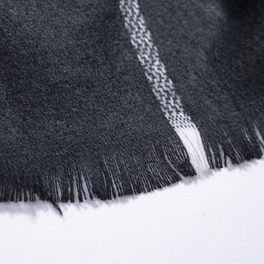 纬漫纪春季保暖毛边格子围巾V615203 商品图2