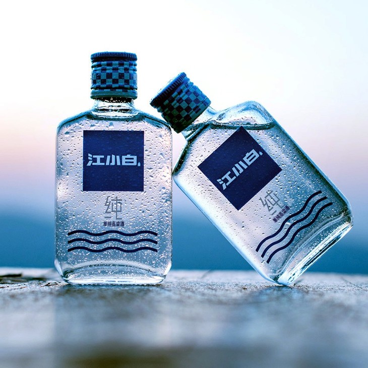 小鑫优选成都两瓶起送江小白纯饮表达瓶100ml