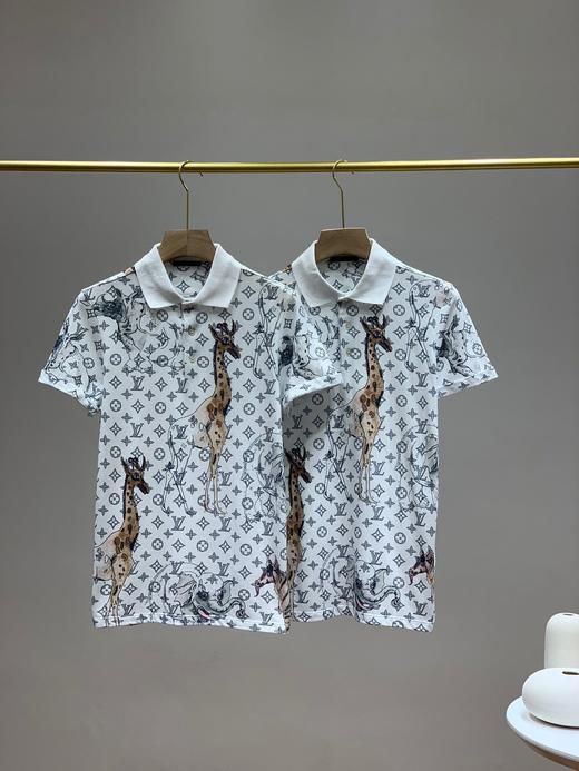点此购买 lv男女款长颈鹿短袖polo衫 左140248