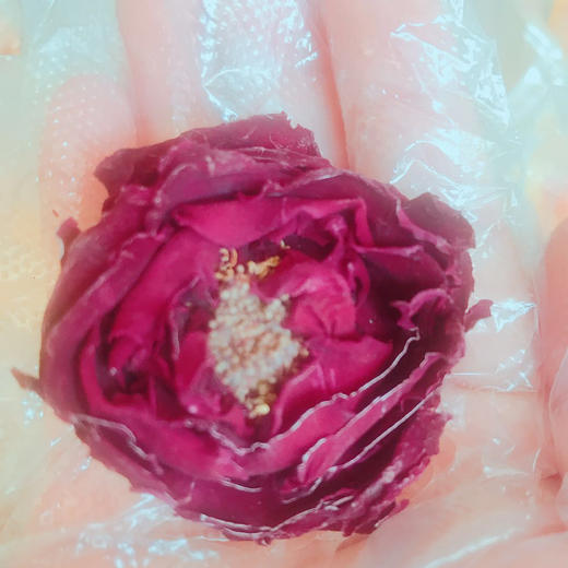 墨红玫瑰25g罐4罐墨红玫瑰冲泡后玫瑰花本身的颜色会渐渐变淡茶的颜色