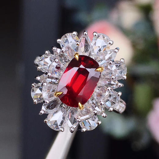 无烧红宝石戒指pigeonblood无烧鸽血红211克拉高品质真正玻璃体颜色很