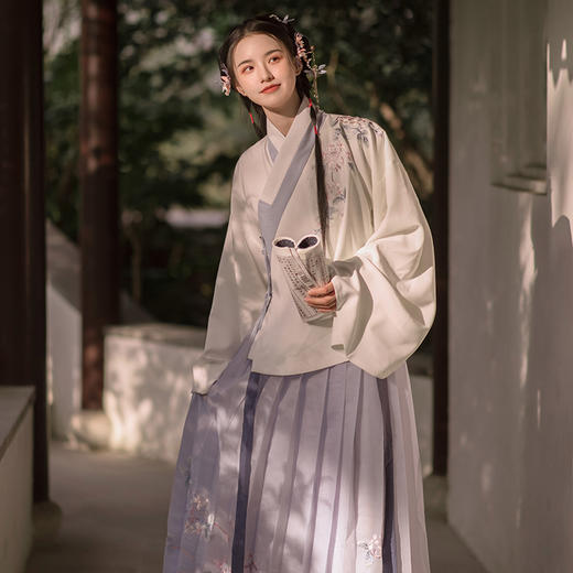 徽音明制交领大襟袄