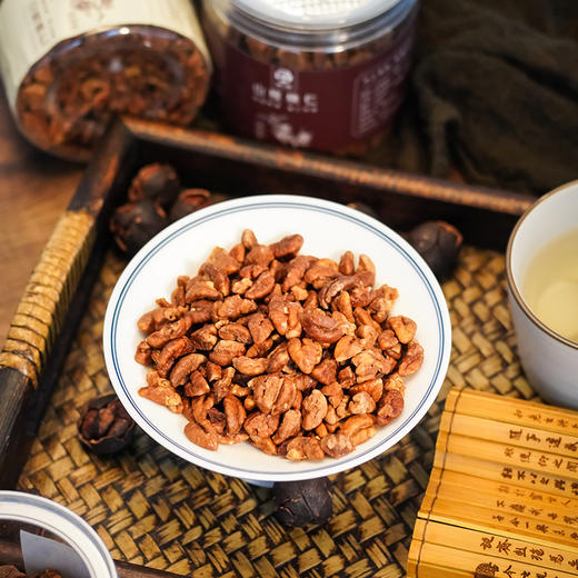 【山核桃仁大罐】精选优质大颗果仁，剔除坏果，低糖少盐，口感酥脆，195g/罐（净重） 商品图4