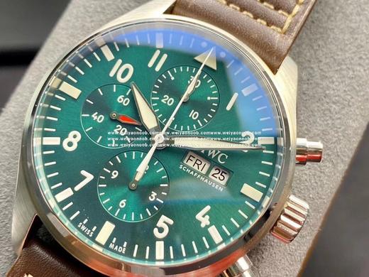 YL 经典臻品【驰骋高空 分秒必“真”】IWC3777飞行员计时系列，机芯同步原装，表针尾部微微弯曲，双面防眩晕蓝色镀膜。成就此非凡经典。【成熟做工】腕表尺寸43mmX15mm。表壳分为两件套，圈口和 商品图2