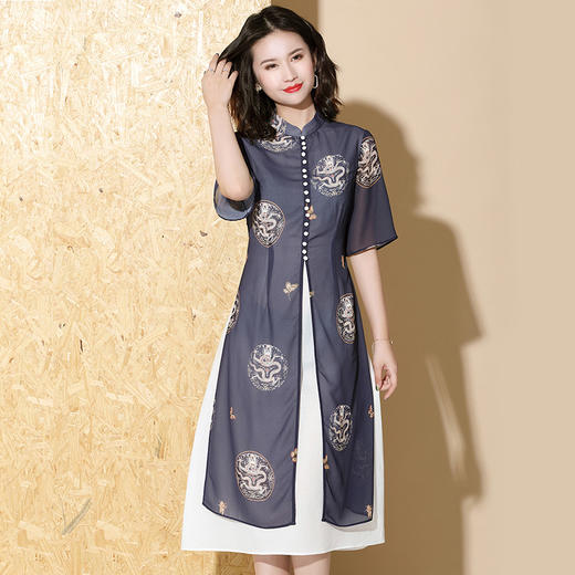 AYK-QF-191223印花拼接时尚中袖旗袍立领排扣A字连衣裙 商品图1