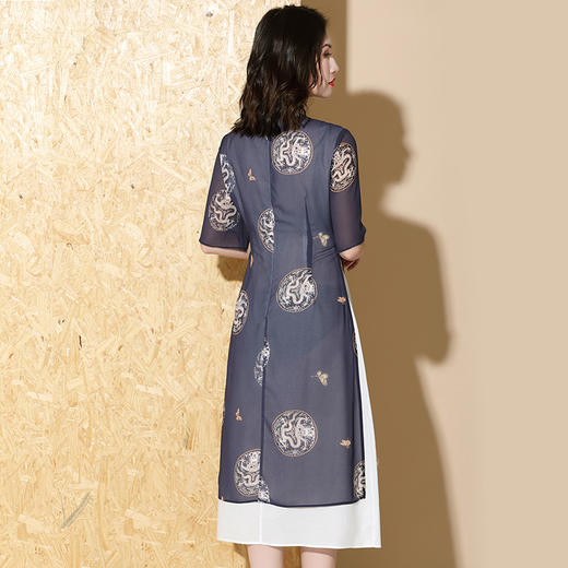 AYK-QF-191223印花拼接时尚中袖旗袍立领排扣A字连衣裙 商品图3