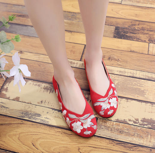 新夏款古风汉服舞蹈鞋软底防滑耐磨圆头平底绣花鞋(货号 bs0826)