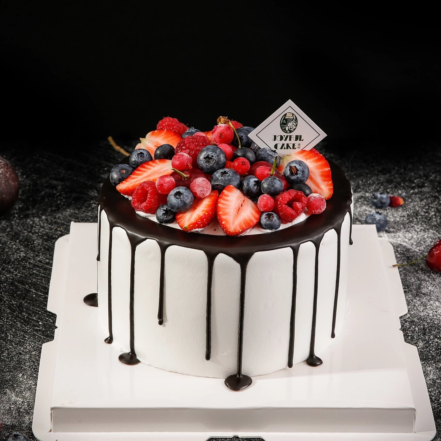 巧克力浆果芝士水果蛋糕