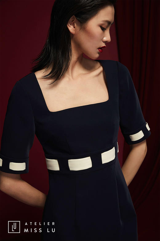AtelierMissLu /Anastasia-藏青奶白系带方领修身裙 商品图2