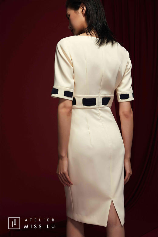 AtelierMissLu /Bianca-奶白藏青系带方领修身裙 商品图5