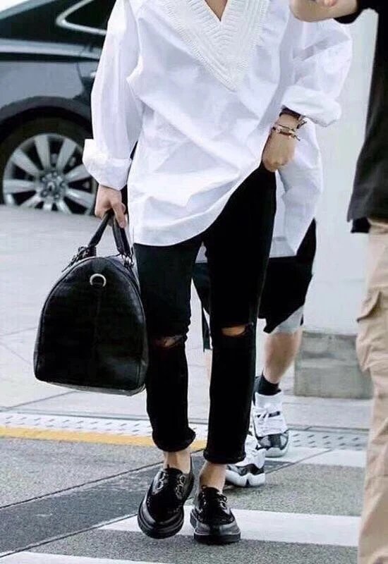 比伯侃爷gd追捧款slp经典刀割破洞黑魂弹力修身牛仔裤