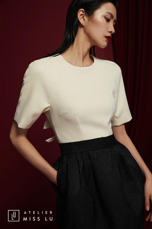 AtelierMissLu /Domigo-黑白拼色蝴蝶结露背连身裙 商品图1