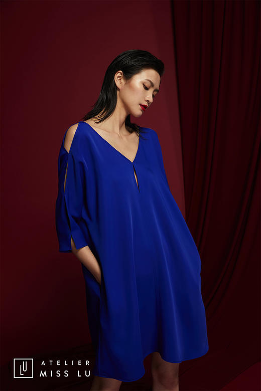 AtelierMissLu /Diaz-电光蓝V领露背连身裙 商品图2