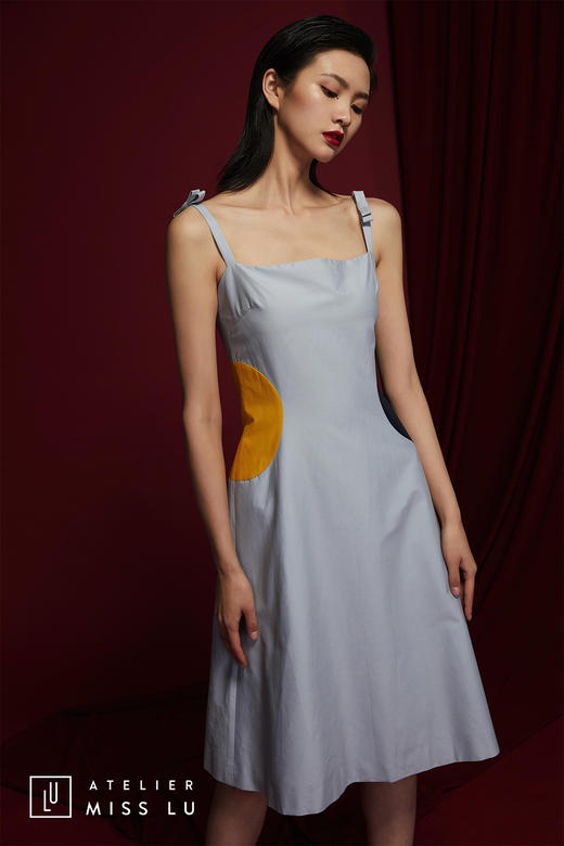 AtelierMissLu /Justo-拼色不对称蝴蝶结吊带连衣裙 商品图0