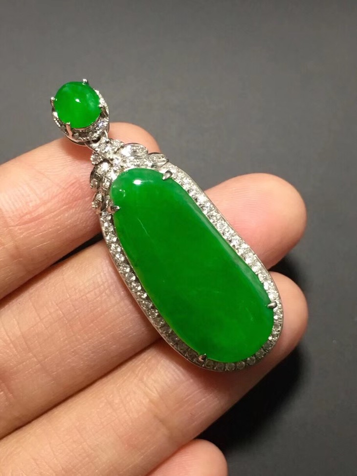 冰种正阳绿福瓜吊坠很好的料子满阳绿细腻幼洁裸石26114mm整体39159mm