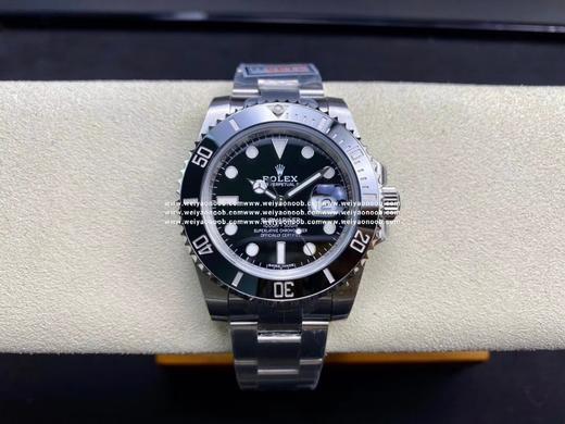 ZZ 厂 黑水鬼V2版本3135机芯更新①调整指针与条钉色差(Ⅵ1版指针颜色偏绿)修正时分针为立体指针。②修正蓝宝石玻璃边缘弧度,使玻璃边缘与陶瓷圈形成一定的间隙。③修正表壳内影激光刻字(v1刻字相对 商品图3