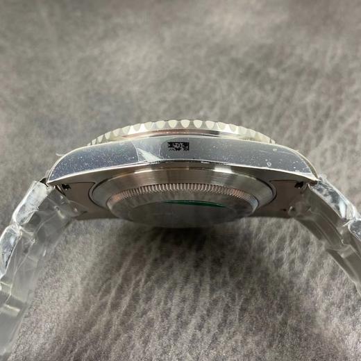 N劳li士潜航者翠绿绿水鬼116610LV镶钻欧美版.V12终极版，瑞士2836机芯，蓝宝石镜面，316l实心精钢，纯水刀切割，拉丝处理，圈口银粉装刻度，精钢表带，自动机械机芯，男士手表，密底 商品图14