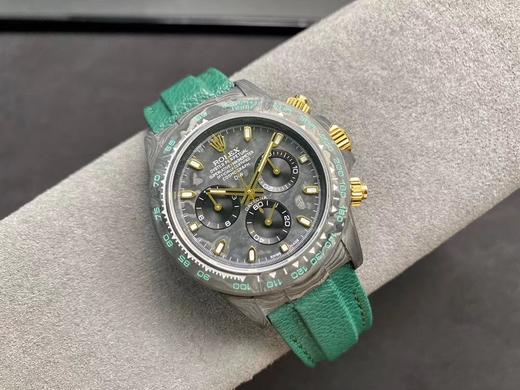 劳力士ROLEX宇宙计时迪通拿系列之碳纤维定制版，腕表不仅戴轻便，外表坚硬。且每一只腕表都拥有独一无二的碳纤花纹。 【表壳】腕表尺寸40X11.3吻合原装。Tw工厂实力铸造碳纤维劳力士的独特风采。市 商品图13