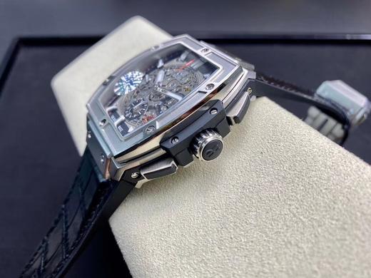 NH 恒宝 大爆炸 计时款｛腕表之家 品牌新闻｝继前年夏天发布SPIRIT OF BIG BANG全黑腕表后，如今Hubiot宇舶表以赛车为灵感，推出全新Spirit of Big Bang限量腕。特 商品图12