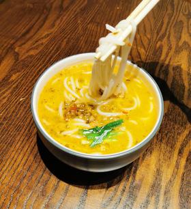 【滇味米线】1例 中辣，内含米线200g，酸菜肉末调的高汤