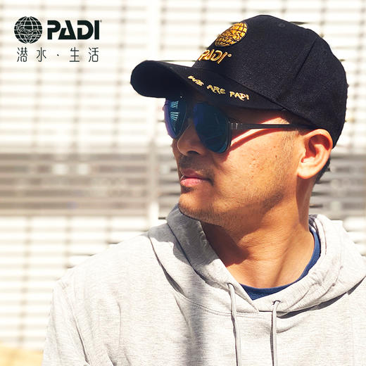 PADI Gear 刺绣黑金棒球帽 商品图6