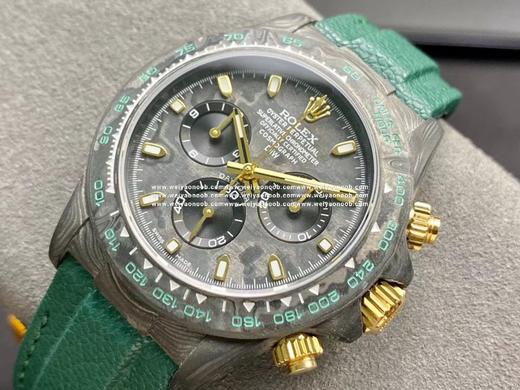 劳力士ROLEX宇宙计时迪通拿系列之碳纤维定制版，腕表不仅戴轻便，外表坚硬。且每一只腕表都拥有独一无二的碳纤花纹。 【表壳】腕表尺寸40X11.3吻合原装。Tw工厂实力铸造碳纤维劳力士的独特风采。市 商品图2