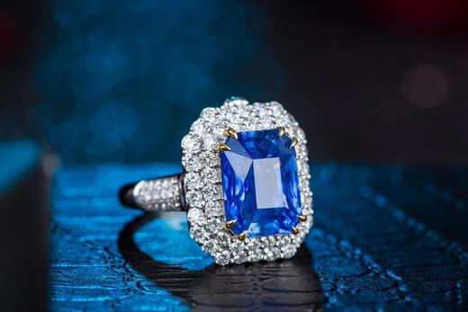 蓝宝石戒指形状的选择(蓝宝石戒指形状的选择标准)