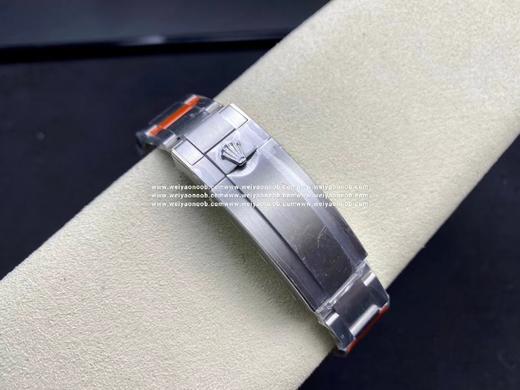 ZZ 厂 黑水鬼V2版本3135机芯更新①调整指针与条钉色差(Ⅵ1版指针颜色偏绿)修正时分针为立体指针。②修正蓝宝石玻璃边缘弧度,使玻璃边缘与陶瓷圈形成一定的间隙。③修正表壳内影激光刻字(v1刻字相对 商品图6