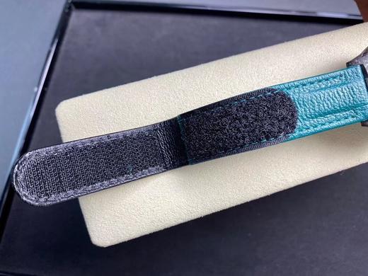 WWF Factory 劳力士Rolex迪通拿系列【表壳】采用碳纤维材质打造，轻盈佩戴舒适，每一只腕表都拥有碳纤花纹。 由于碳纤维材质的非常坚硬，表壳在CNC成型过程中损耗也是非常大的！【镜 商品图9