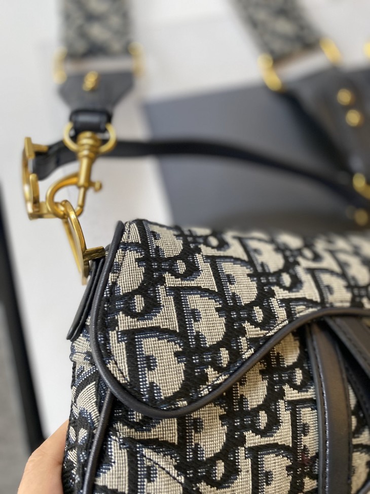 cd同款马鞍包售完无补