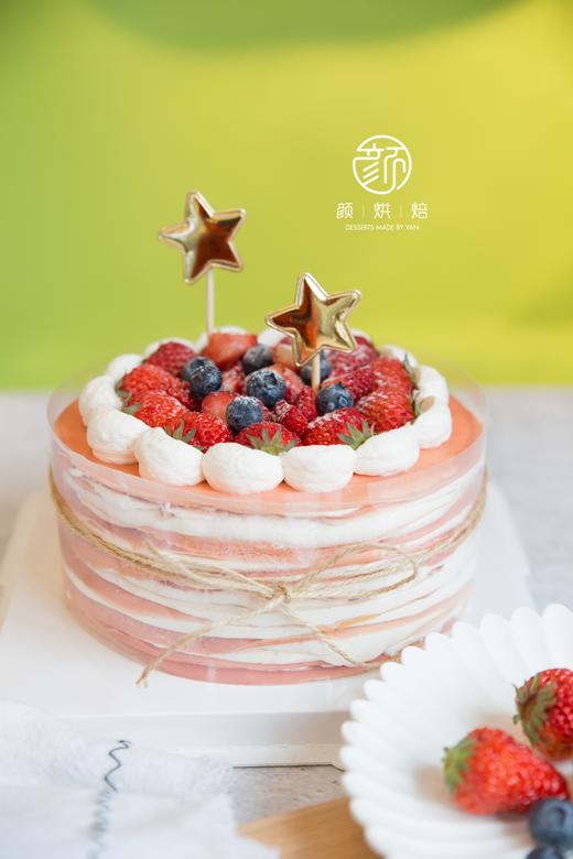 草莓奶油千层蛋糕 商品图0