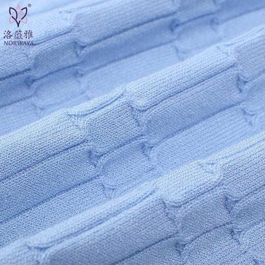 理想型cbd氧气女神 别致撞色小翻领 天丝针织上衣51a020026