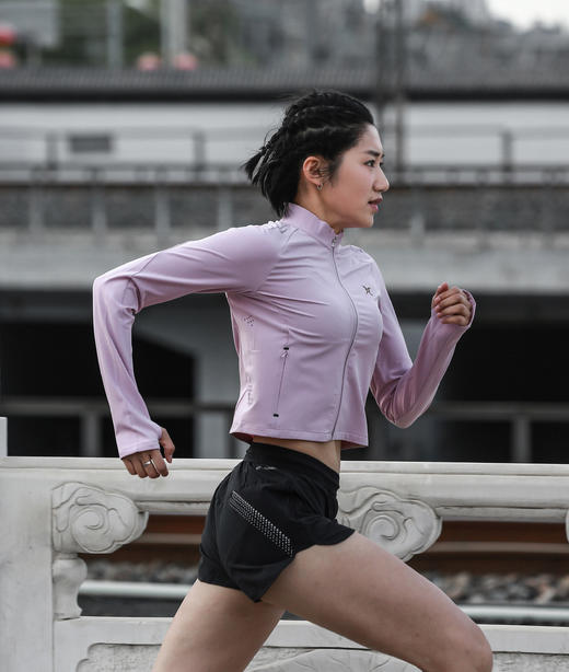 BODYWIT女四面弹防雨亲肤透气跑步风衣 商品图2