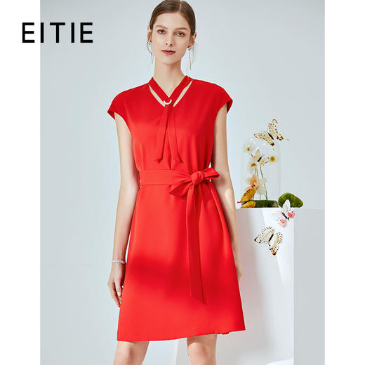 EITIE爱特爱夏季新款通勤V领收腰红色A字连衣裙女B2007442 商品图0