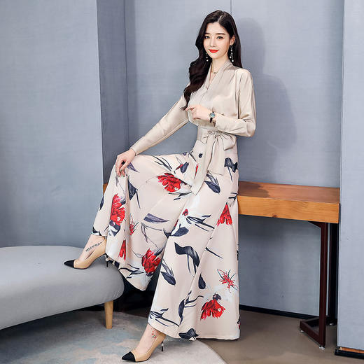 LY-BS92031春夏新款气质女神范上衣垂感印花阔腿裤洋气两件套 商品图4