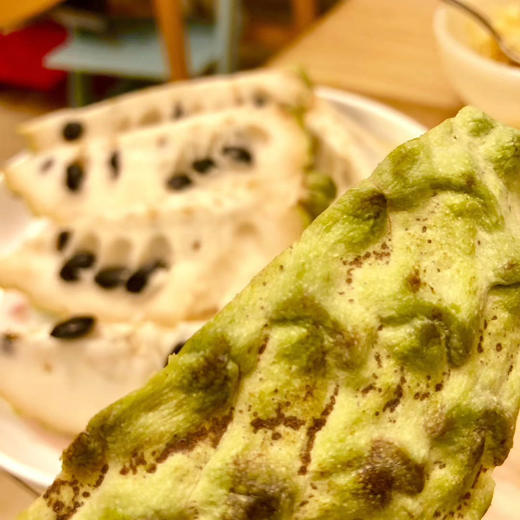 【台‎湾凤​梨​释迦】100%天‎然‎健康​营养‌，每​一‌口‎都‎让​人感​到很​甜‎蜜，软糯爽‎滑，皮‎薄肉厚‌，口感‌好‌、甜度高‌，如初​恋‌般的感觉~ 商品图0