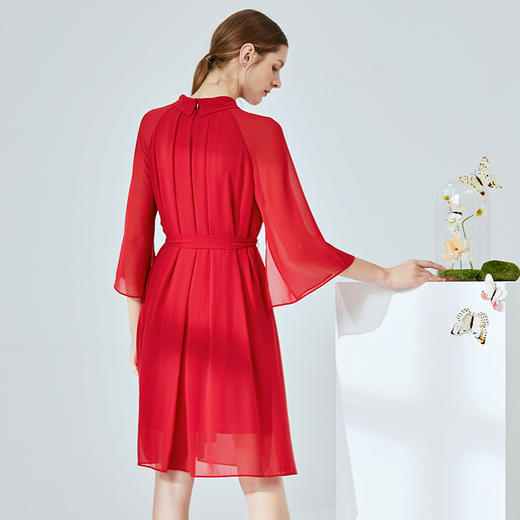 EITIE爱特爱夏季新款时尚简约网纱拼接收腰圆领连衣裙女薄款5907673 商品图3