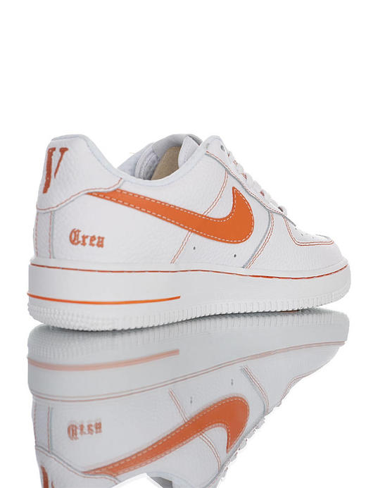 VLONE x Air Force 1'07 美潮奢牌联名 荔枝纹牛移膜革鞋面 内置全掌AirSole气垫 空军一号 皮革白橙哥特字母配色 AA5360-100 商品图1