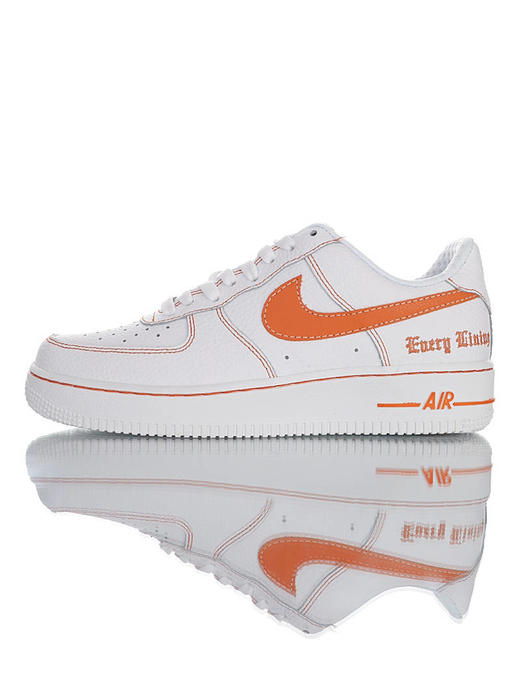 VLONE x Air Force 1'07 美潮奢牌联名 荔枝纹牛移膜革鞋面 内置全掌AirSole气垫 空军一号 皮革白橙哥特字母配色 AA5360-100 商品图0