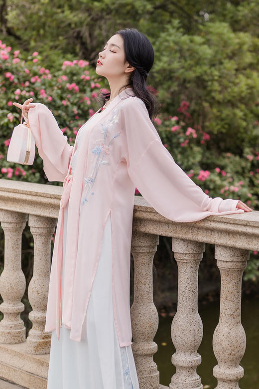 重回汉唐汉服女瑶芳中国民族风刺绣长褙子宋裤