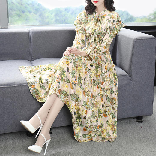 DES-2au0407春夏新款喇叭袖漏肩印花飘带收腰显瘦中长款大摆连衣裙 商品图2