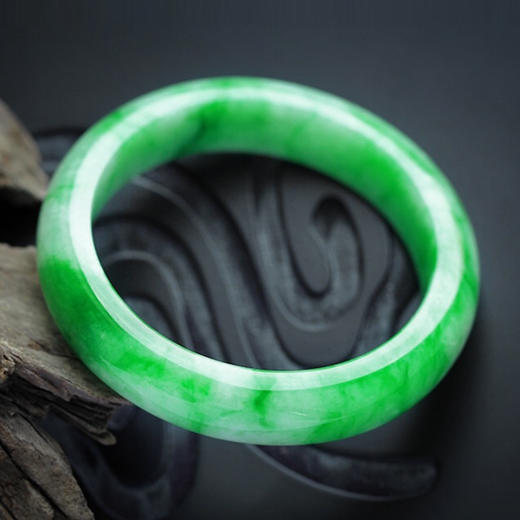 派瑞翡翠 翡翠手镯 糯种 阳绿 商品图1