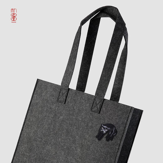 严歌苓亲笔签名纸卡+《穗子的动物园》主题刺绣贴 商品图7