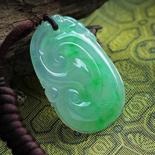 派瑞翡翠 翡翠挂件 如意 冰种 阳绿 商品图3