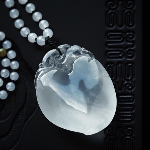 派瑞翡翠 翡翠挂件 寿桃 冰种 白冰 商品图2