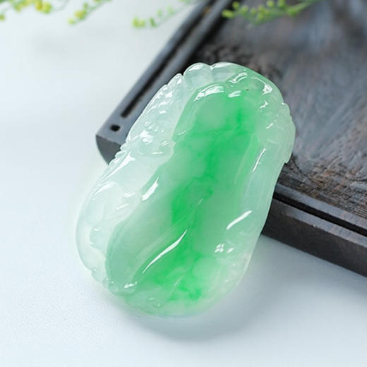 派瑞翡翠 翡翠挂件 佛手 冰糯种 阳绿 商品图3