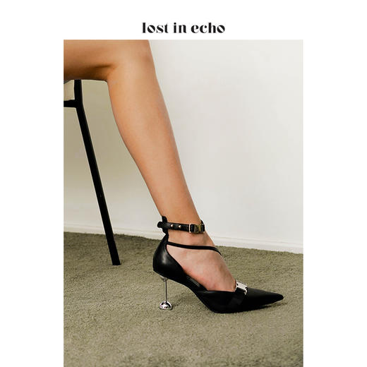 设计师女鞋lost in echo 插扣装饰脚环带双球跟单鞋 尖头高跟女鞋黑色 商品图0